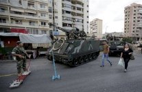 مقتل ثلاثة جنود لبنانيين في تفجير انتحاري استهدف حاجزا