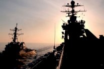 هل تبني إيران نسختها من حاملة الطائرات الأميركية 