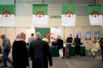 جزائريو فرنسا بدأوا الادلاء بأصواتهم في الانتخابات الرئاسية 