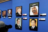 بوش استوحى صور رؤساء العالم من غوغل