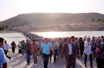 خندق عند حدود كردستان العراق وسوريا لمنع تسلل