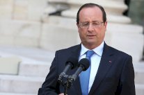 هولاند: فرنسا تملك عناصر تفيد عن استخدام النظام السوري الكيميائي