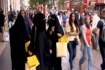 إماراتي وزوجته يتعرضان لسطو مسلح في لندن