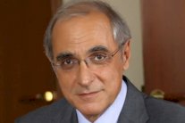 وليد جنبلاط: هنري حلو مرشح الاعتدال