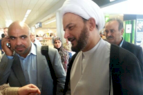 البحرين تبعد ممثل رجل الدين الشيعي السيستاني