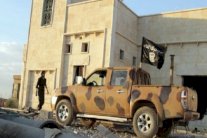 داعش تقتل ثلاثة أخوة وتطعن الأم بسبب التدخين