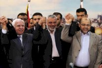 المصالحة اختبار لعباس وحماس في مواجهة التحديات