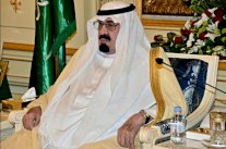 العاهل السعودي في جدة لطمأنة السعوديين بشأن كورونا 