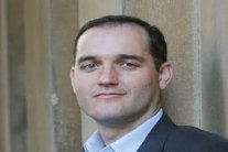 الباحث العالمي روس داوسون يستشرف مستقبل الصحف الورقية