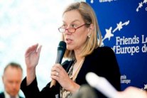 سوريا شارفت على الانتهاء من تسليم أسلحتها الكيميائية