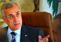 الرئيس اللبناني يدعو لاعادة النظر في الاتفاقات المعقودة مع سوريا