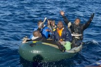  اصابة 20 مهاجرا واعتقال 669 آخرين بالمغرب بعد محاولتهم اجتياز الحدود ب