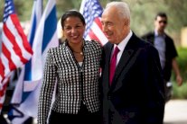 رايس تبحث الملف النووي الإيراني مع إسرائيل