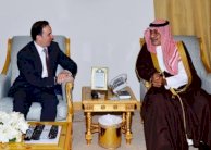 الأمير مقرن بن عبدالعزيز يستقبل مستشار العاهل الأردني