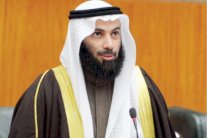 أمير الكويت يقبل استقالة وزير العدل