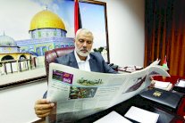 السلطة الفلسطينية وحماس تتبادلان السماح بتوزيع الصحف