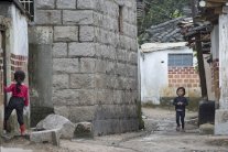 صور صادمة تنقل أسرار كوريا الشمالية