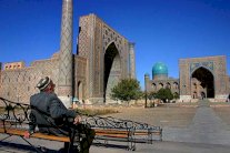 اوزبكستان تحدد 21 كانون الاول (ديسمبر) موعدا للانتخابات النيابية