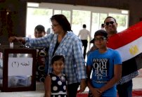 مصريو الخارج ينتخبون اليوم السيسي أو صباحي