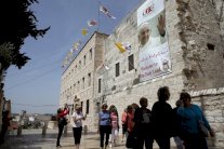 البابا فرنسيس يحظى بالترحيب لدى اليهود وكذلك المسلمين