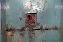 السجن لثمانية من مستخدمي فايسبوك في ايران