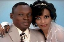 زوج سودانية ادينت بالردة يزورها في السجن