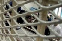 الفلسطينيون يدعون للتحرك ضد اسرائيل بسبب الاسرى المضربين عن الطعام