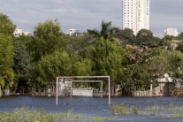 طبيعة البرازيل تعترض على المال المهدور في المونديال