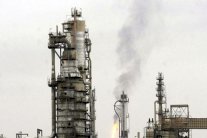  المسلحون يعلنون سيطرتهم على أكبر مصافي النفط العراقية