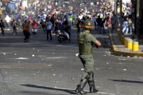 ارتفاع حصيلة ضحايا الاحتجاجات في فنزويلا إلى 43 قتيلًا