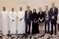 لبنى القاسمي وبيل غيتس يكافحان معًا شلل الأطفال