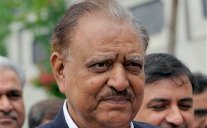 الرئيس الباكستاني يدعو مواطنيه إلى دعم الحكومة في القضاء على الإرهاب