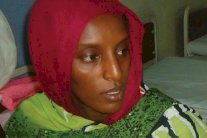الشرطة لا تزال تستجوب السودانية المسيحية
