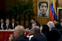 فنزويلا: خلافات بين المتشددين والبراغماتيين داخل معسكر