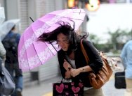 اليابان تبقي على الانذار 