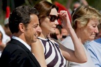 الكل تخلّى عن ساركوزي إلا حماته