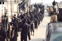 تقرير يدعو لاقتلاع جذور (داعش) من سوريا أولاً