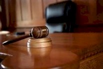  القضاء اللبناني يدعي على ثلاثة بجرم الانتماء الى 