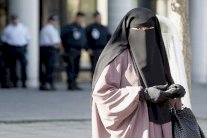 حظر فرنسا النقاب لا يناقض معاهدة حقوق الانسان الاوروبية