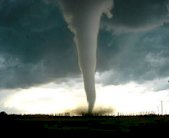 الاعصار نيوغوري العنيف يهدد اليابان