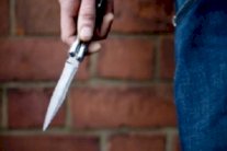 والدة تلميذ تطعن معلمته حتى الموت امام الاطفال