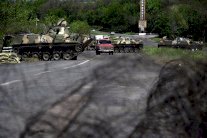 كييف تعلن تدمير رتل من الدبابات للانفصاليين الموالين لروسيا