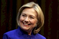 كلينتون: التجسّس على هاتف ميركل كان خطأ فادحًا