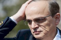 لندن ترحب برئاسة البحرة للائتلاف السوري 