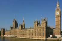 أجهزة المخابرات البريطانية تتجسس على اتصالات المواطنين