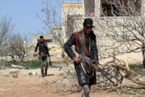 16 قتيلًا في معارك بين حزب الله ومقاتلين من جبهة النصرة في منطقة حدودية