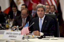  كيري يبذل جهودا دبلوماسية مكثفة في افغانستان لوضع حد للازمة السياسية
