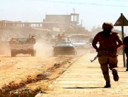 الحكومة الليبية تبحث طلب تدخل قوات دولية لوقف العنف