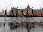  روسيا توقف قائدة مروحية اوكرانية في قضية مقتل صحافيين روسيين اثنين