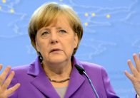 ميركل تحث على وقف إطلاق نار فوري في أوكرانيا 